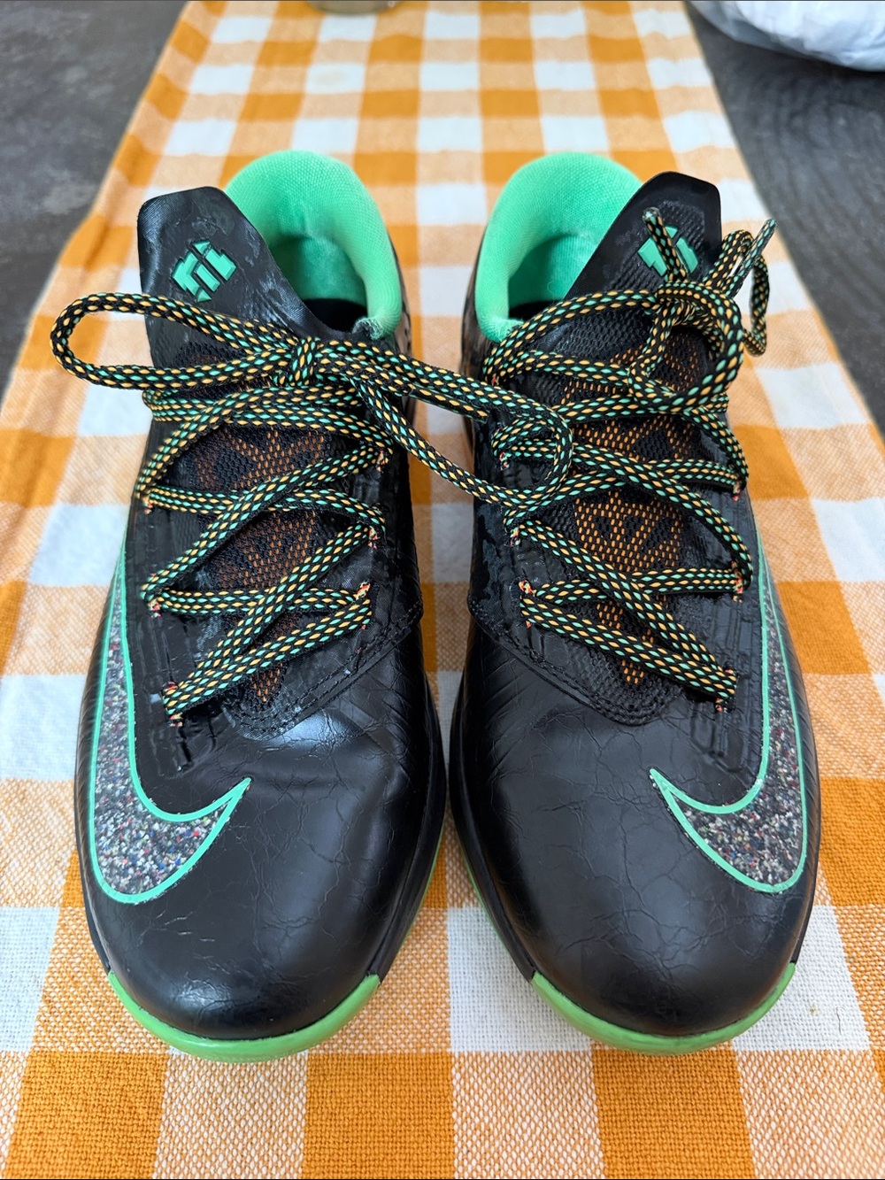 Nike Kids Black and Mint Green Athletic Sneakers